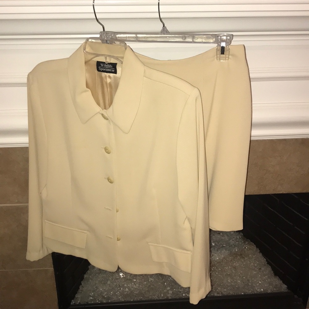 Woman’s Two Piece Wildlife Work Wear. Size 12.
